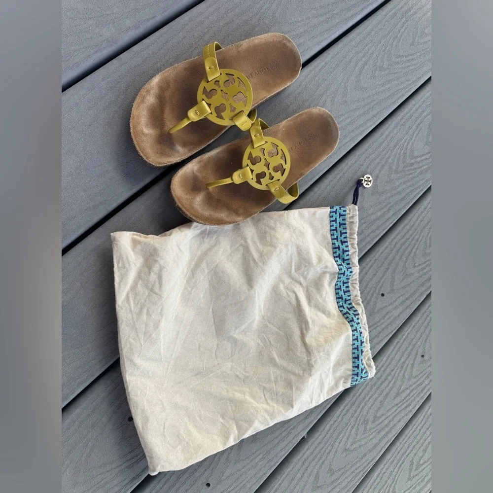 Tory Burch Miller Sandals Yellow Leather Logo Thong Size 8.5 w/ Dust Bag